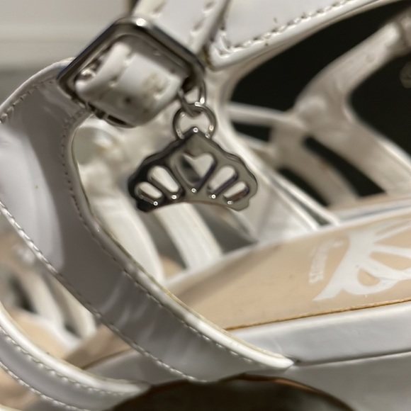 Shoes - Picture 6 of 6